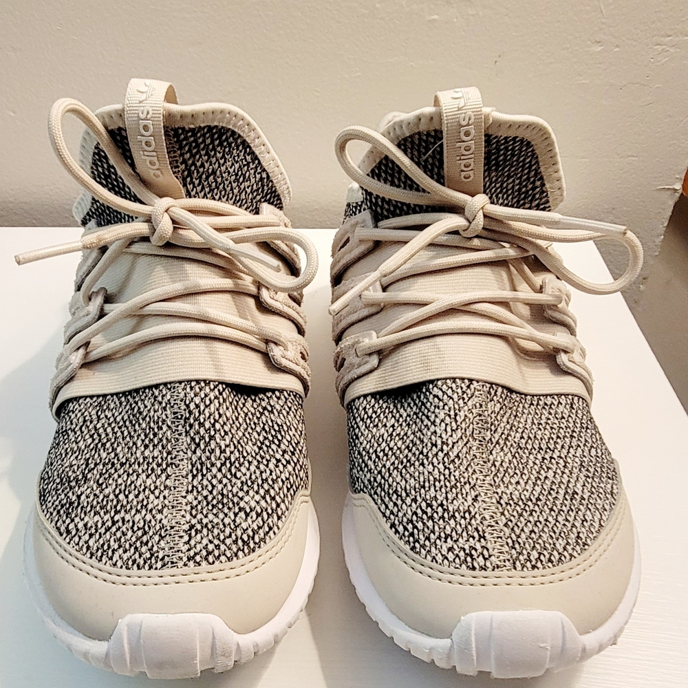 adidas Women’s Beige and Black Knit Casual Sneakers